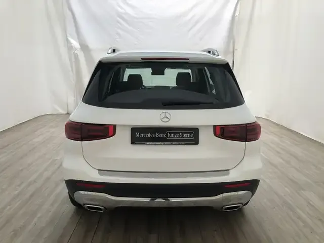 Mercedes-Benz GLB 220
