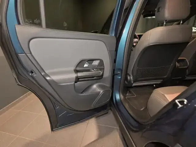 Mercedes-Benz EQA 250