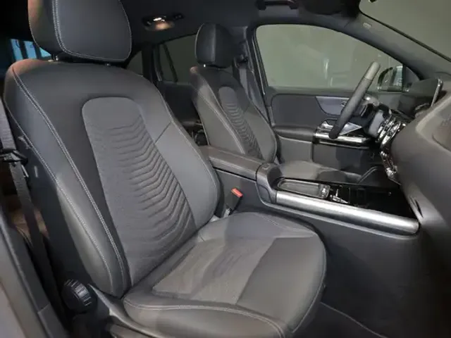 Mercedes-Benz GLA 180