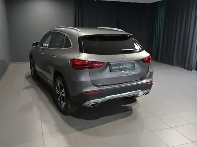 Mercedes-Benz GLA 180