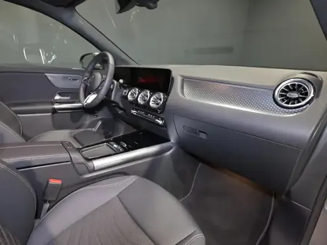 Mercedes-Benz GLA 180