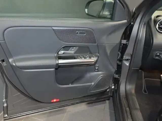 Mercedes-Benz GLA 180