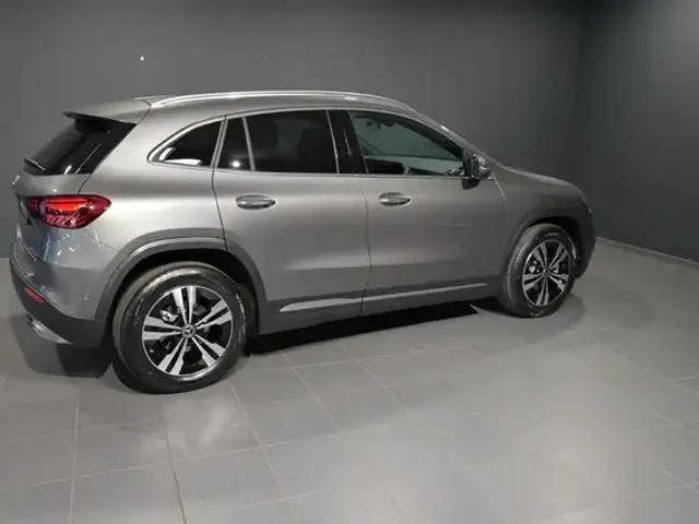 Mercedes-Benz GLA 180