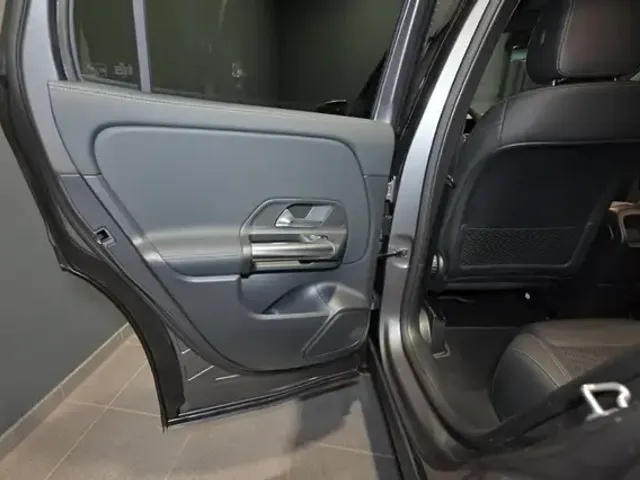 Mercedes-Benz GLA 180