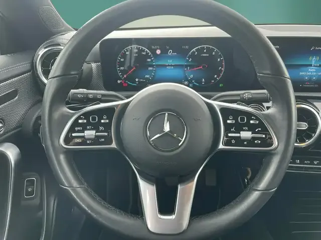Mercedes-Benz CLA 180