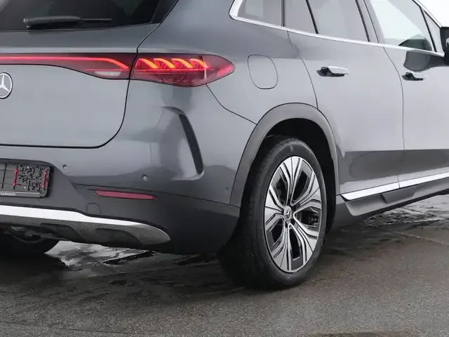 Mercedes-Benz EQE SUV
