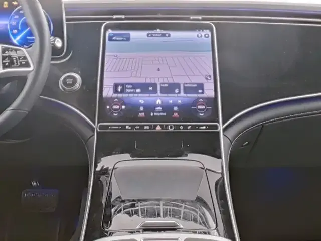 Mercedes-Benz EQE SUV
