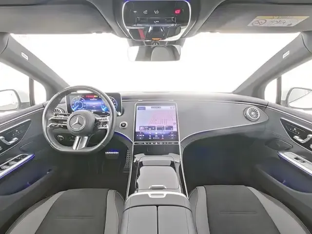 Mercedes-Benz EQE 300