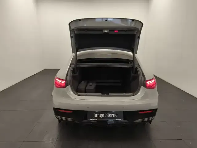 Mercedes-Benz EQE 43