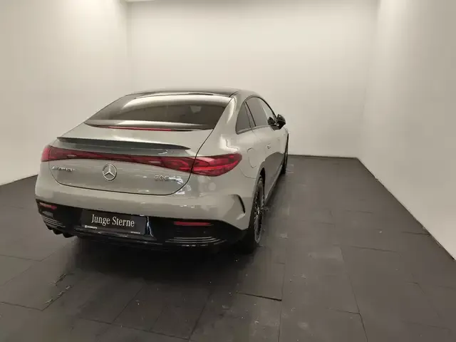 Mercedes-Benz EQE 43