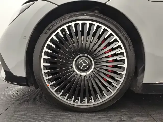 Mercedes-Benz EQE 43