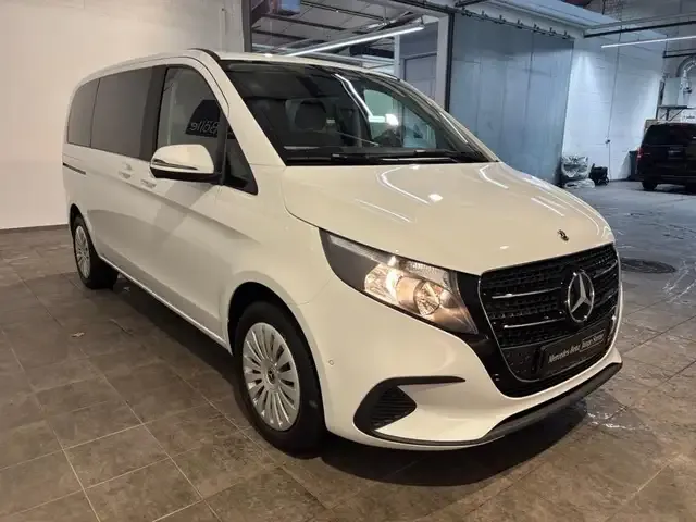 Mercedes-Benz V 220