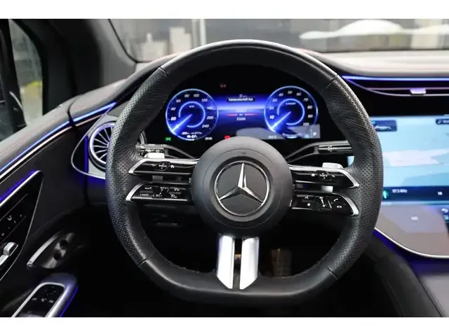 Mercedes-Benz EQE SUV