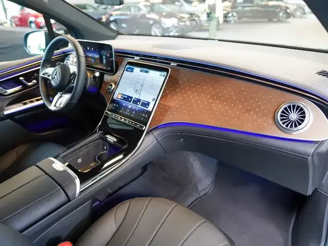 Mercedes-Benz EQE SUV