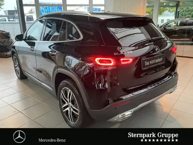 Mercedes-Benz GLA 200