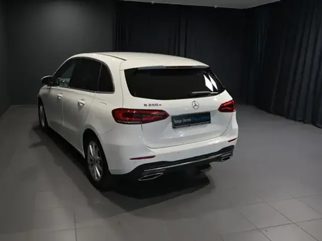 Mercedes-Benz B 250