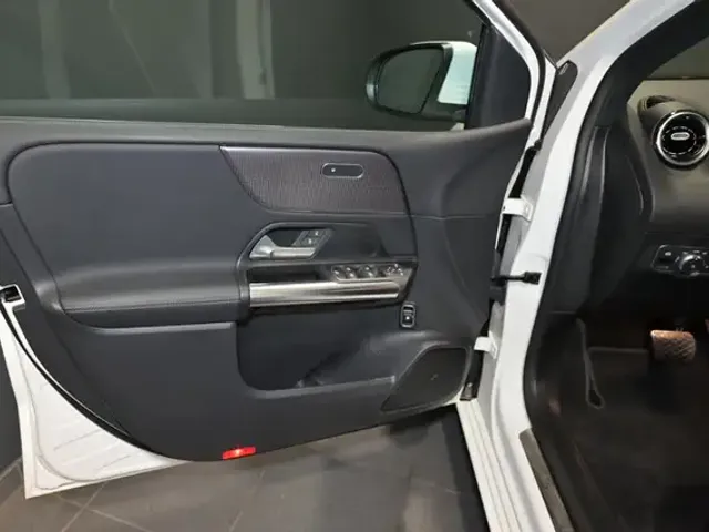 Mercedes-Benz B 250