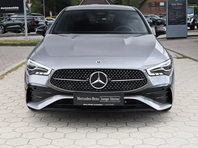 Mercedes-Benz CLA 200