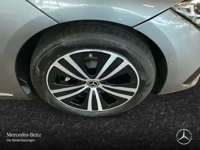 Mercedes-Benz EQE 300