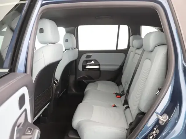 Mercedes-Benz GLB 220