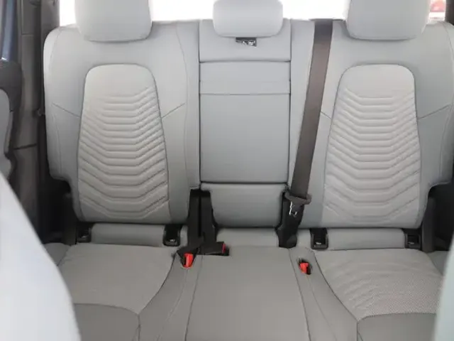 Mercedes-Benz GLB 220