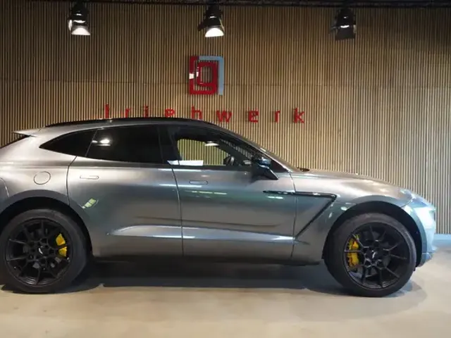 Aston Martin DBX