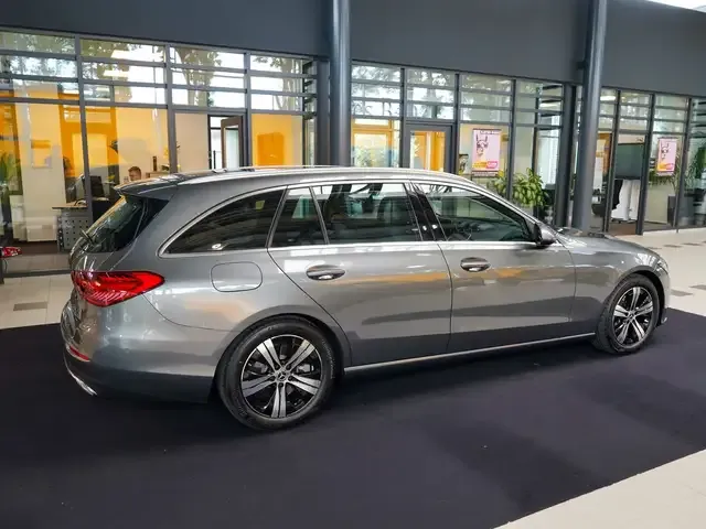 Mercedes-Benz C 220