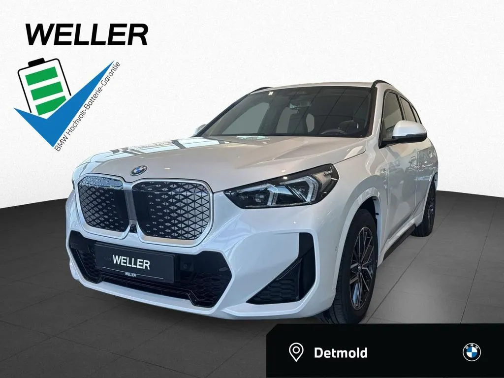 BMW iX1