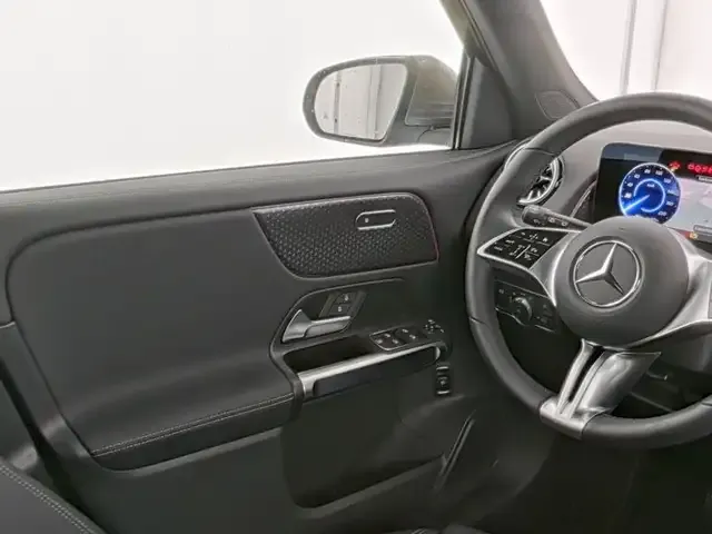 Mercedes-Benz EQB 300