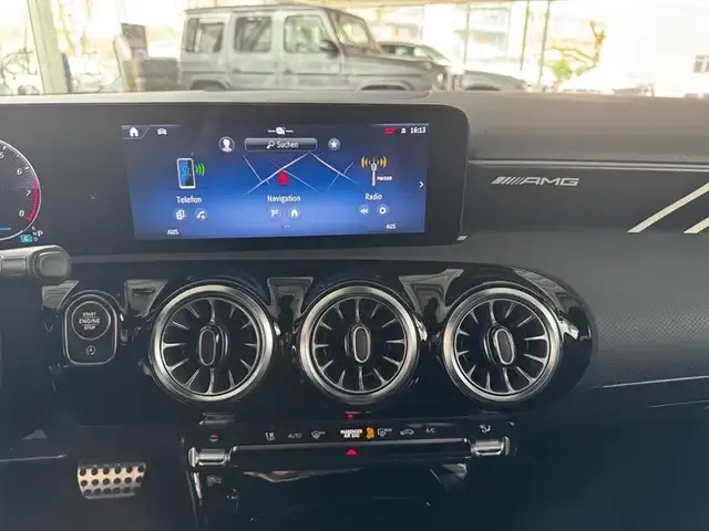 Mercedes-Benz A 35 AMG