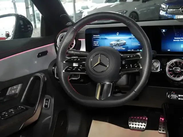 Mercedes-Benz CLA 180