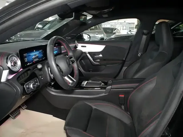 Mercedes-Benz CLA 180