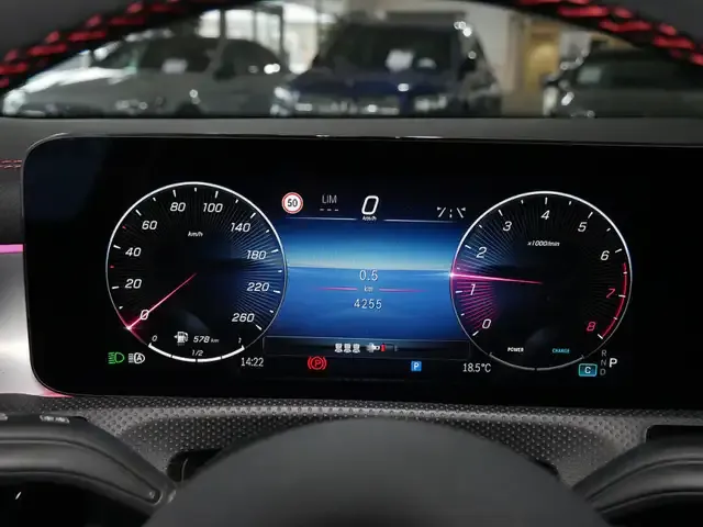 Mercedes-Benz CLA 180