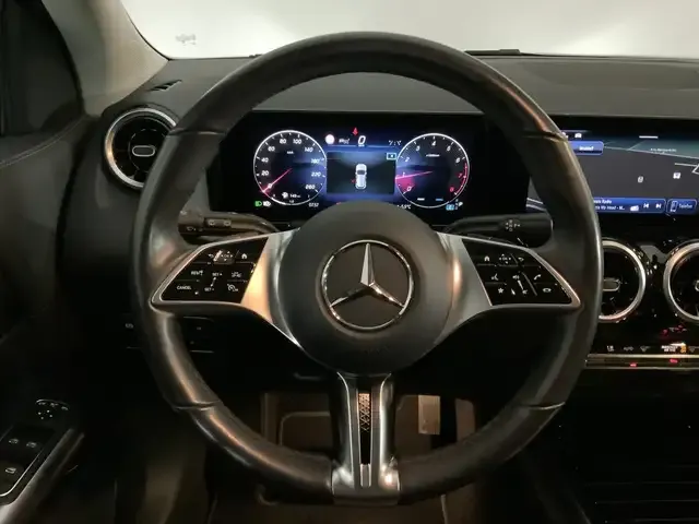 Mercedes-Benz GLA 180