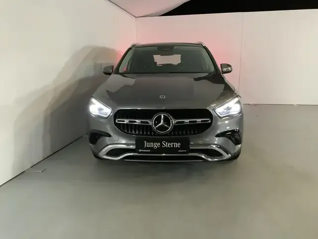 Mercedes-Benz GLA 180