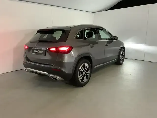 Mercedes-Benz GLA 180