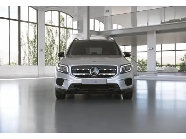 Mercedes-Benz GLB 220