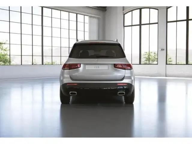 Mercedes-Benz GLB 220