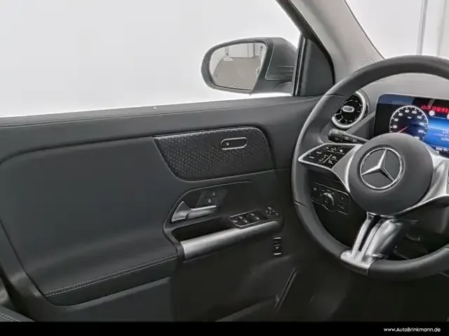 Mercedes-Benz GLA 220
