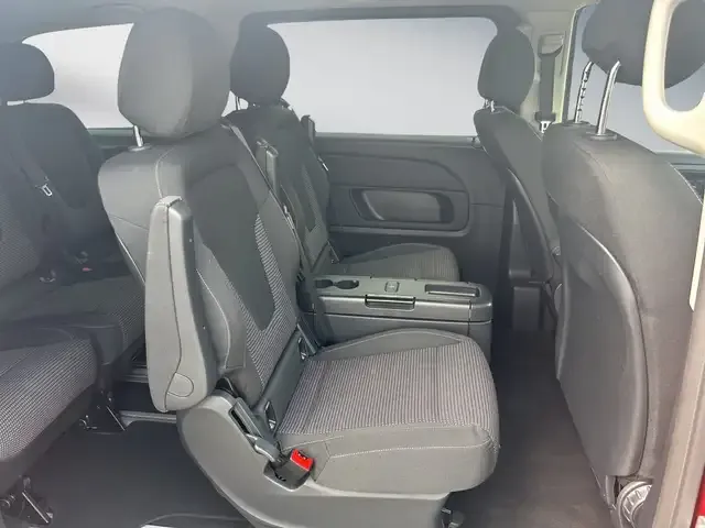 Mercedes-Benz V 220