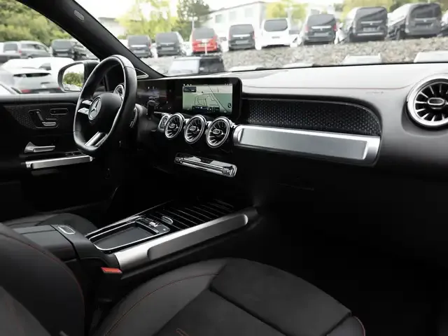 Mercedes-Benz EQB 300