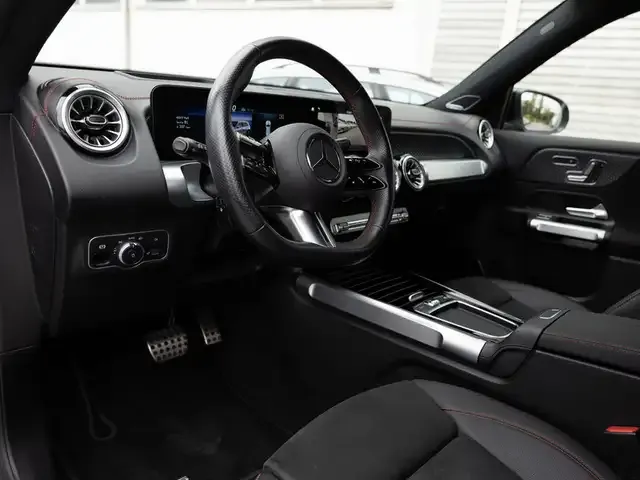 Mercedes-Benz EQB 300