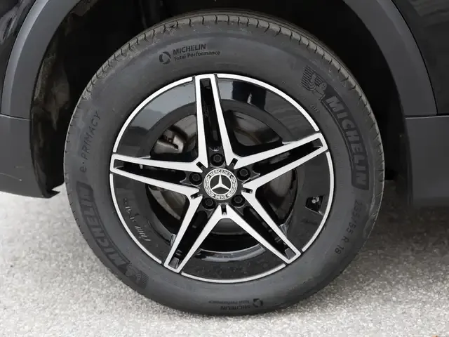 Mercedes-Benz EQB 300