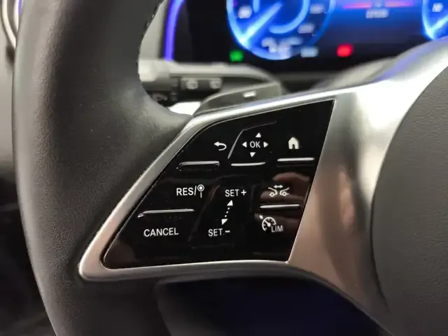 Mercedes-Benz EQB 300