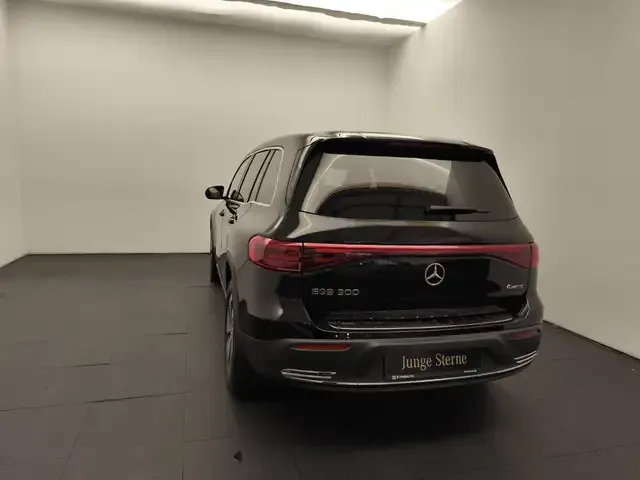 Mercedes-Benz EQB 300