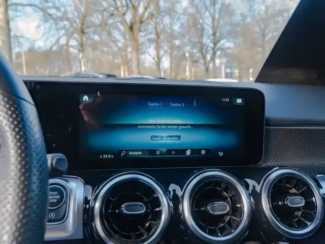 Mercedes-Benz GLB 220