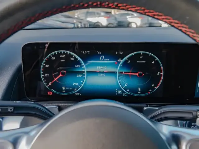 Mercedes-Benz GLB 220