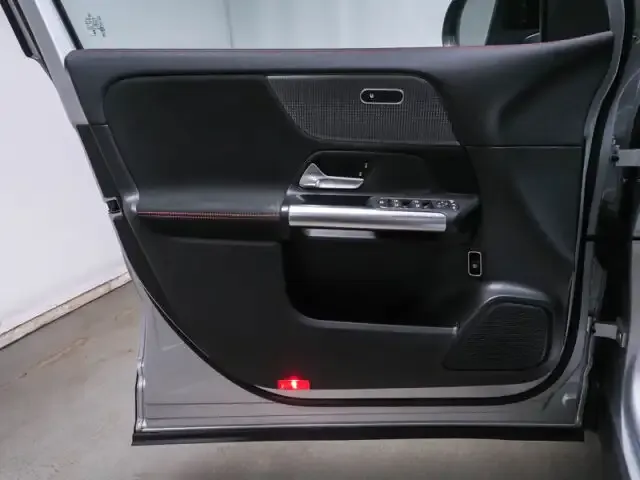 Mercedes-Benz EQA 300