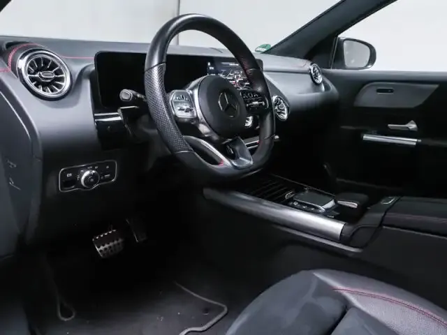 Mercedes-Benz EQA 300