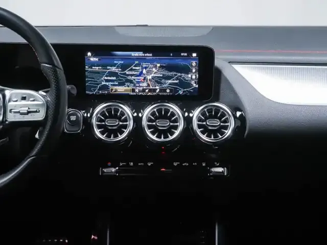 Mercedes-Benz EQA 300